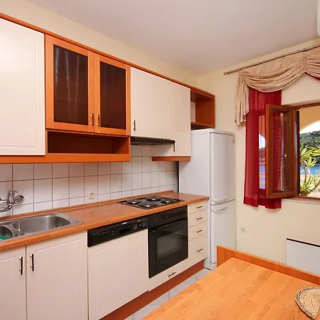 Karbuni 9308b Blato